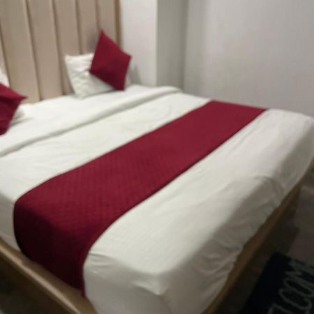 Hotel Golden Door 马图拉 外观 照片