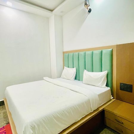 Hotel Golden Door 马图拉 外观 照片