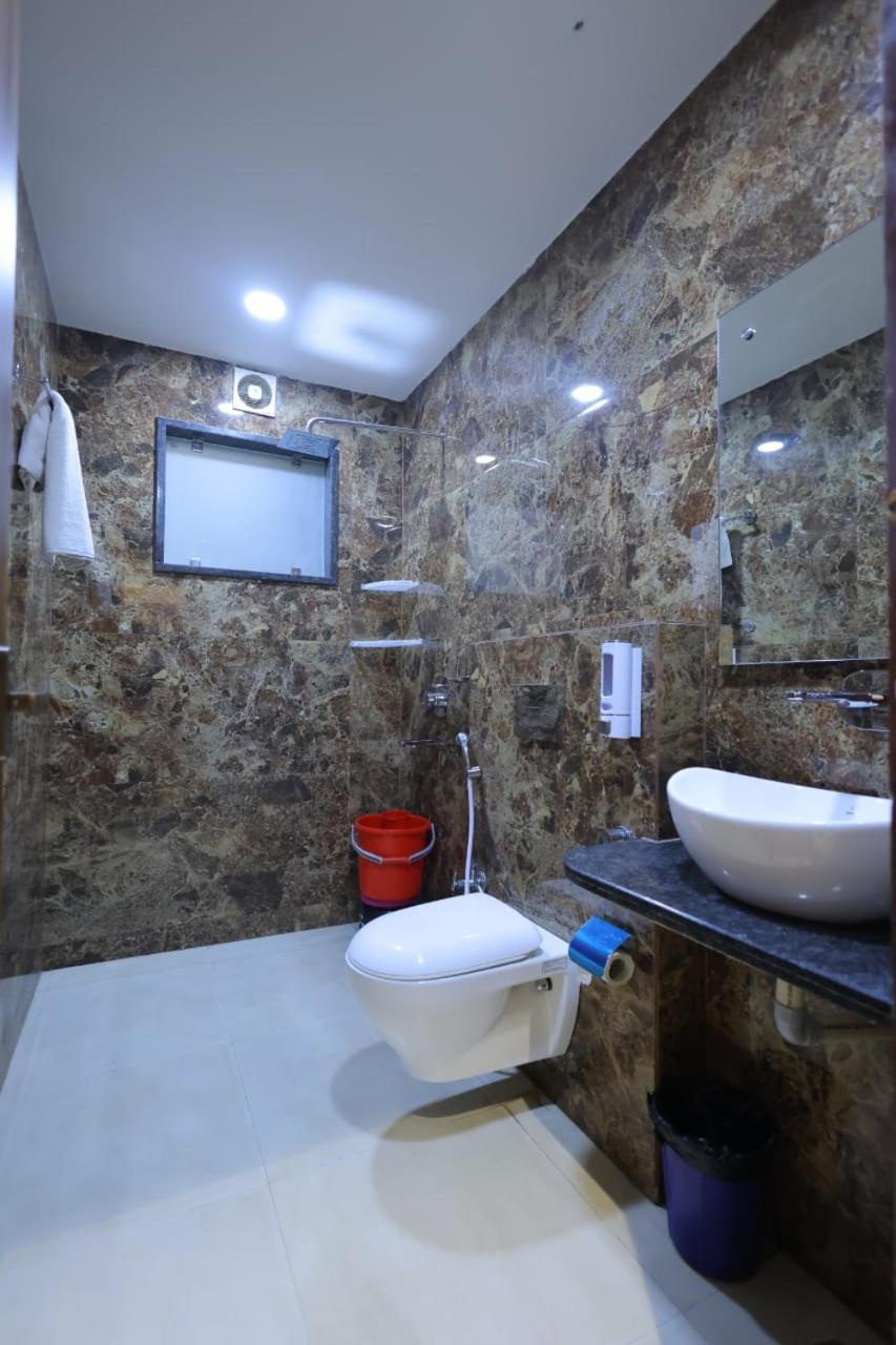 Hotel Golden Door 马图拉 外观 照片