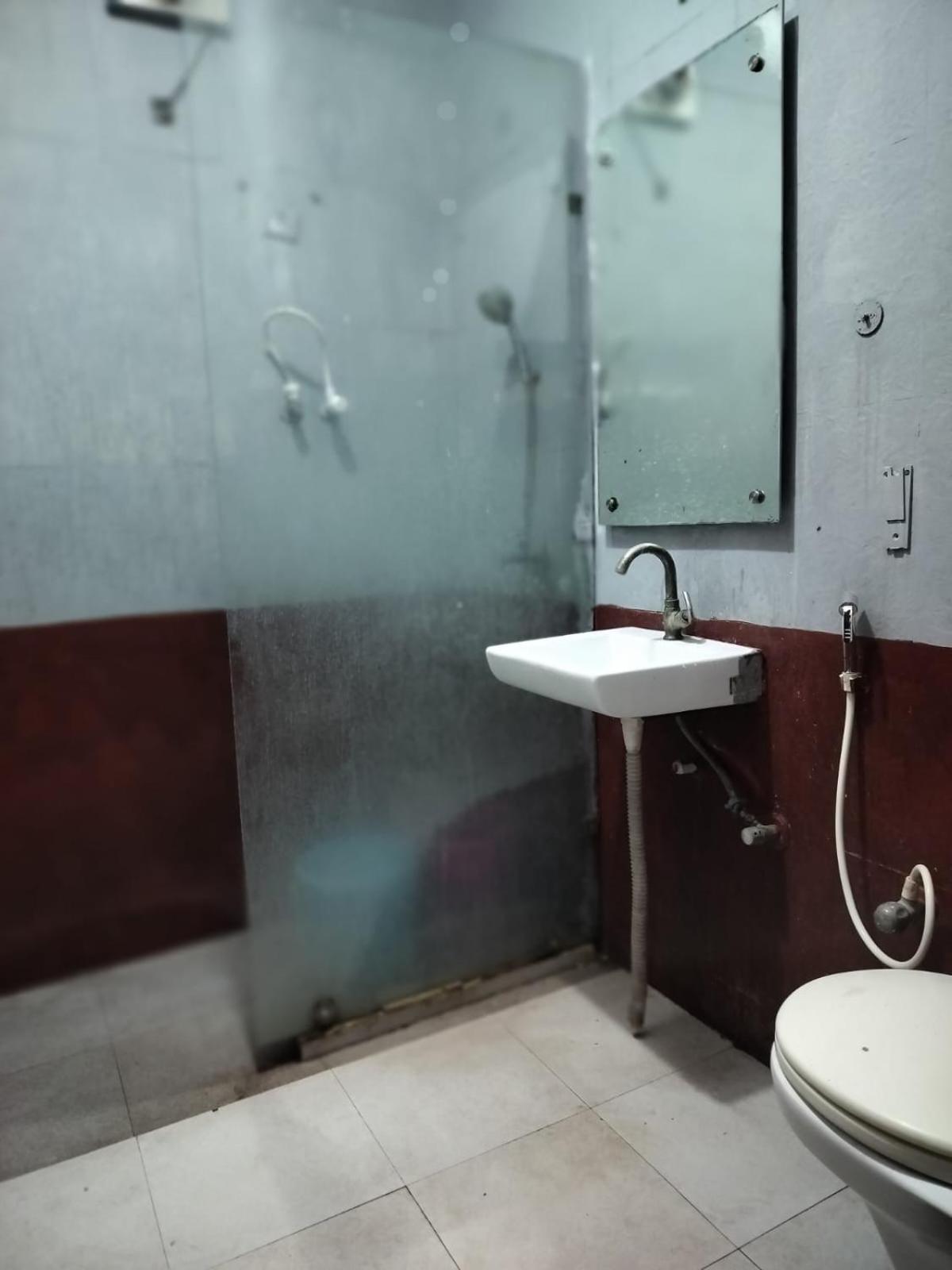 Hotel Golden Door 马图拉 外观 照片