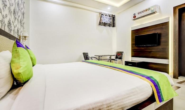 Hotel Golden Door 马图拉 外观 照片