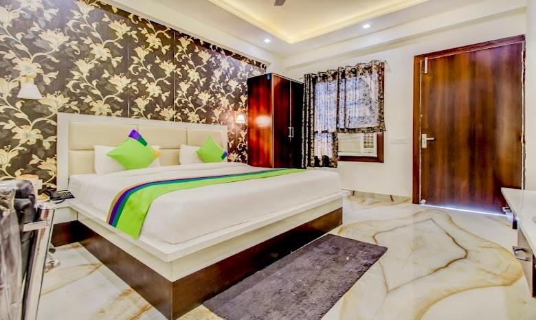 Hotel Golden Door 马图拉 外观 照片