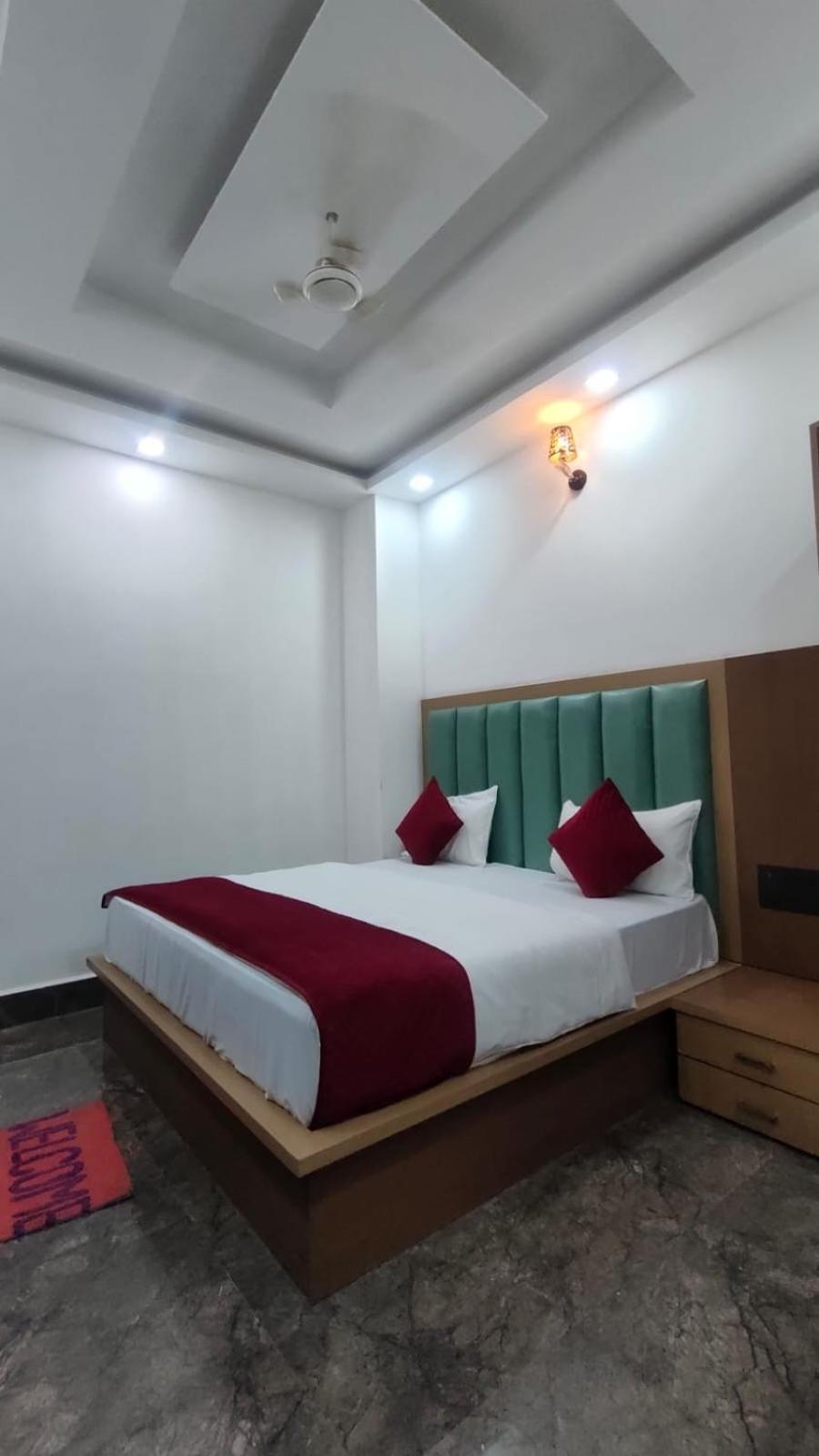 Hotel Golden Door 马图拉 外观 照片