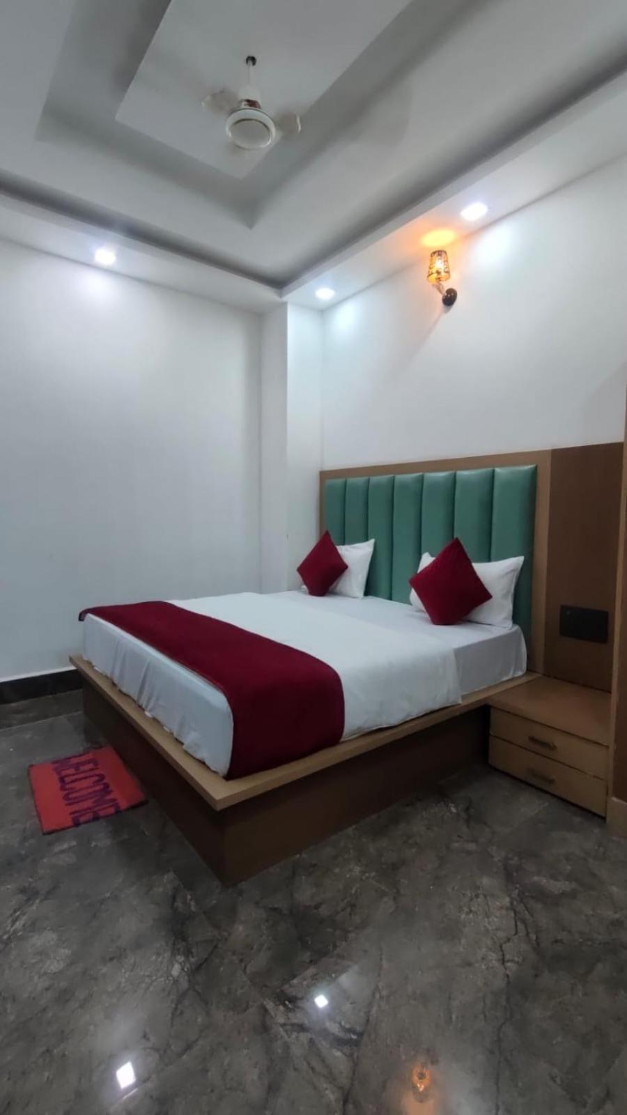 Hotel Golden Door 马图拉 外观 照片